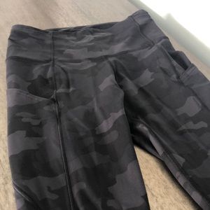 Lululemon fast and free black camo leggings